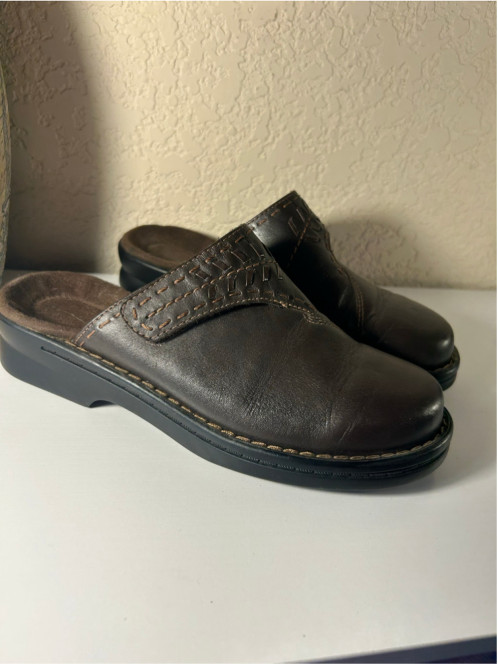 Women's Clarks Brown Leather Mules Clogs